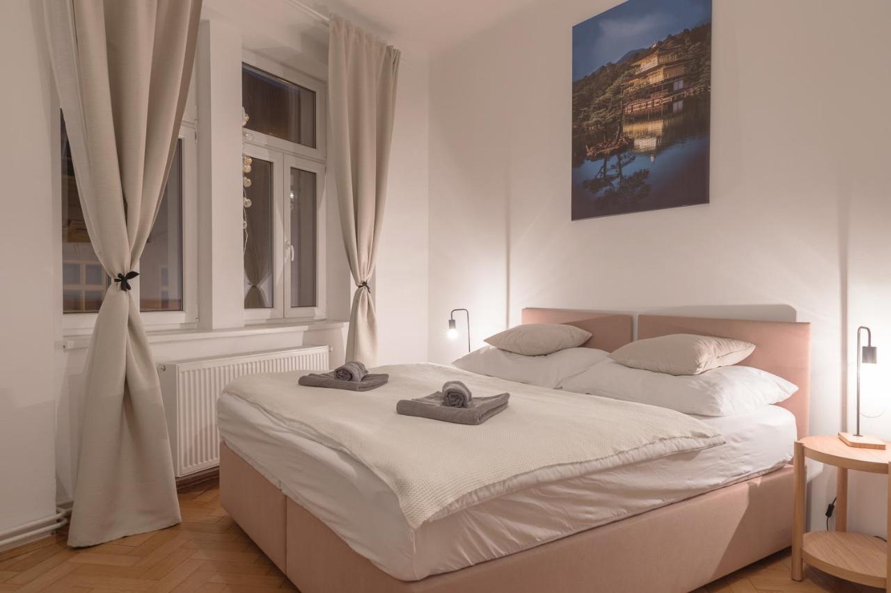 Skolska Junior Apartment Прага Екстер'єр фото