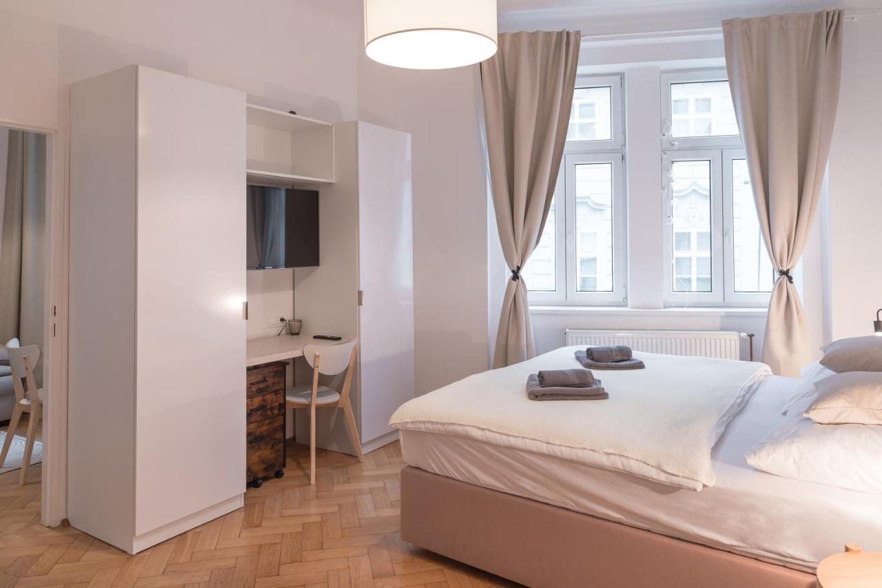 Skolska Junior Apartment Прага Екстер'єр фото