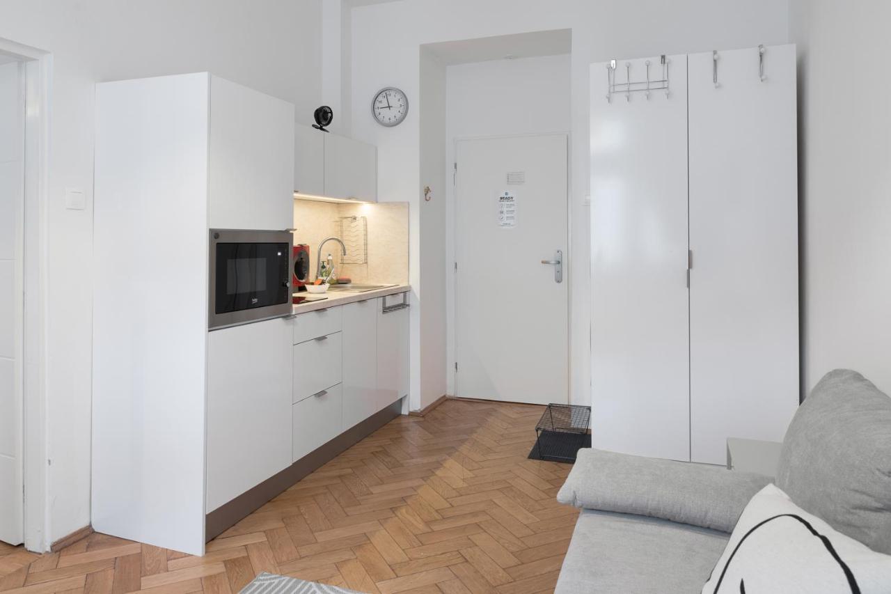 Skolska Junior Apartment Прага Екстер'єр фото