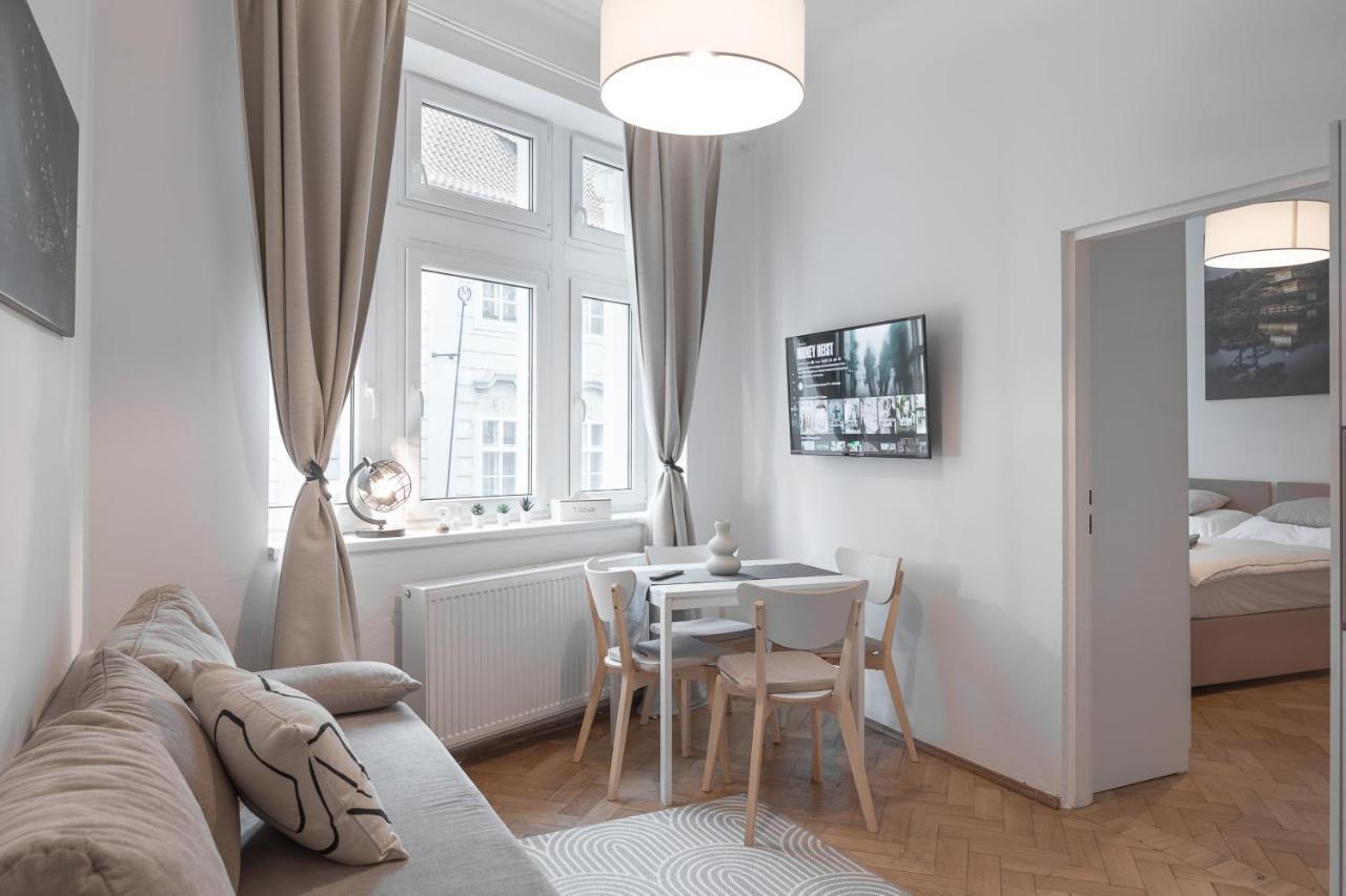 Skolska Junior Apartment Прага Екстер'єр фото